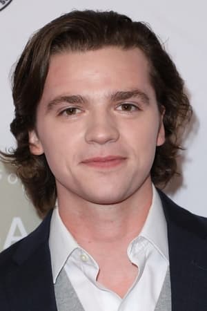 Joel Courtney profil kép