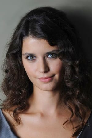 Beren Saat profil kép