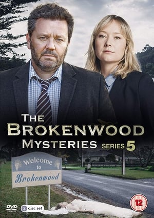 Brokenwood titkai 5. évad (2018-10-28) poszter