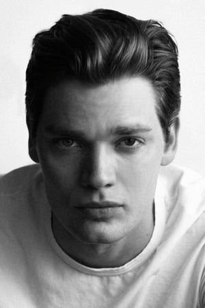 Dominic Sherwood profil kép